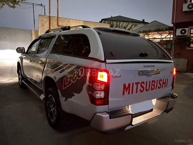Mitsubishi L200 2021, 72,568 km - 2.4 l - Bakı
