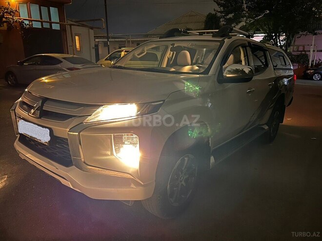 Mitsubishi L200 2021, 72,568 km - 2.4 l - Bakı