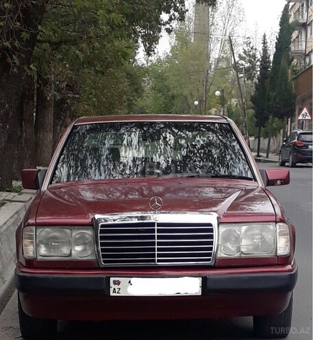 Mercedes E 250 1992, 240,000 km - 2.5 l - Şəki