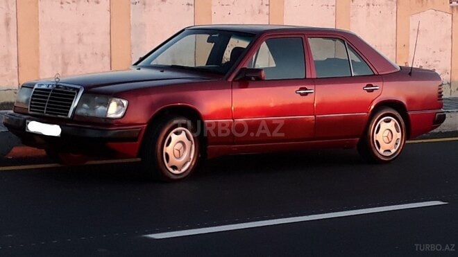 Mercedes E 250 1992, 240,000 km - 2.5 l - Şəki