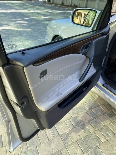 Mercedes E 240 2001, 382,000 km - 2.4 l - Salyan