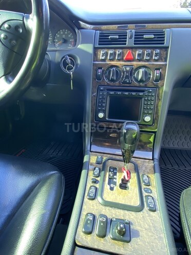 Mercedes E 240 2001, 382,000 km - 2.4 l - Salyan