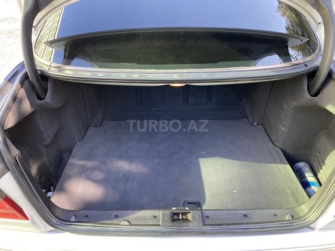 Mercedes E 240 2001, 382,000 km - 2.4 l - Salyan