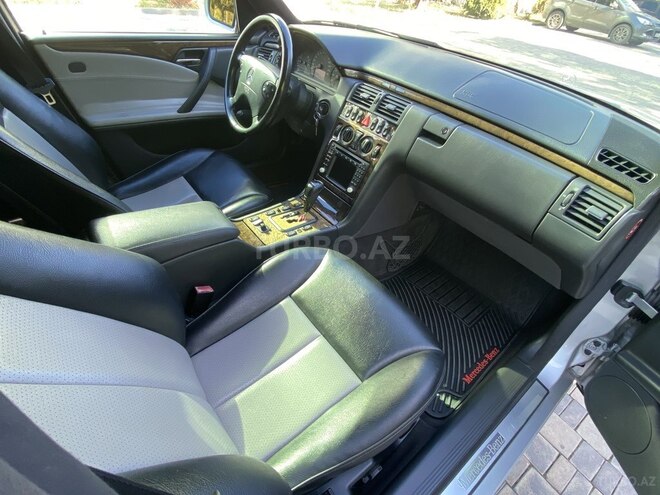 Mercedes E 240 2001, 382,000 km - 2.4 l - Salyan