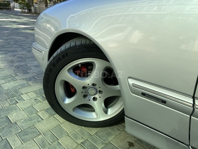 Mercedes E 240 2001, 382,000 km - 2.4 l - Salyan