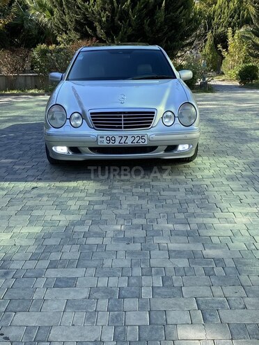 Mercedes E 240 2001, 382,000 km - 2.4 l - Salyan