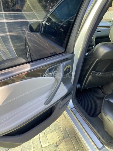Mercedes E 240 2001, 382,000 km - 2.4 l - Salyan