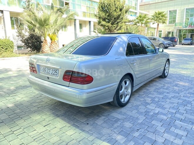 Mercedes E 240 2001, 382,000 km - 2.4 l - Salyan