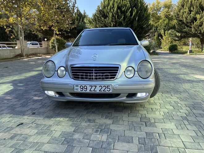 Mercedes E 240 2001, 382,000 km - 2.4 l - Salyan