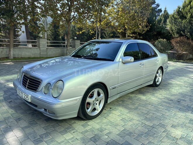 Mercedes E 240 2001, 382,000 km - 2.4 l - Salyan