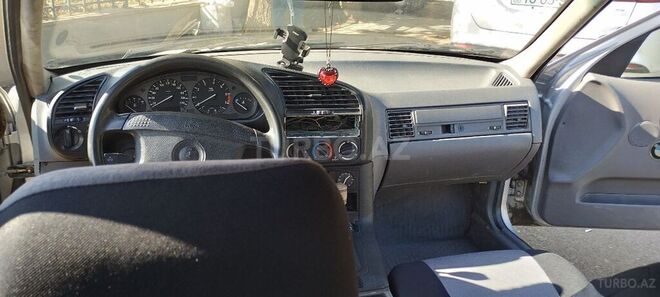 BMW 318 1993, 400,000 km - 1.8 л - Bakı