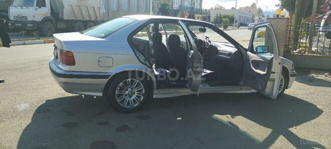 BMW 318 1993, 400,000 km - 1.8 л - Bakı
