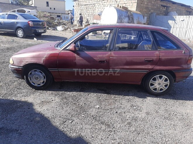 Opel Astra 1993, 228,000 km - 1.6 l - Bakı
