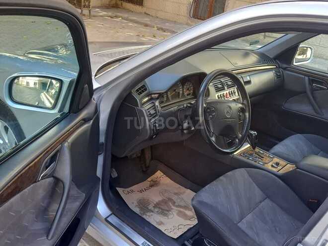 Mercedes E 240 2000, 231,000 km - 2.4 l - Bakı