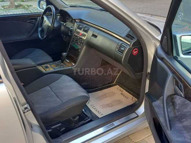 Mercedes E 240 2000, 231,000 km - 2.4 l - Bakı
