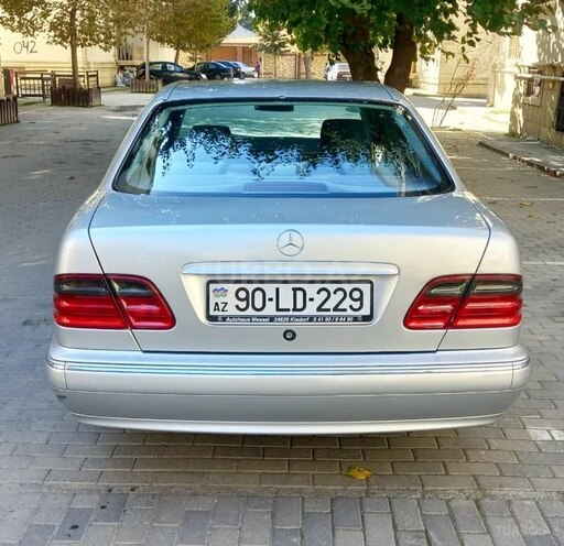 Mercedes E 240 2000, 231,000 km - 2.4 l - Bakı