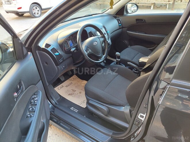 Hyundai i30 2011, 215,700 km - 1.6 l - Bakı