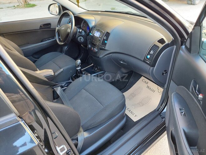 Hyundai i30 2011, 215,700 km - 1.6 l - Bakı