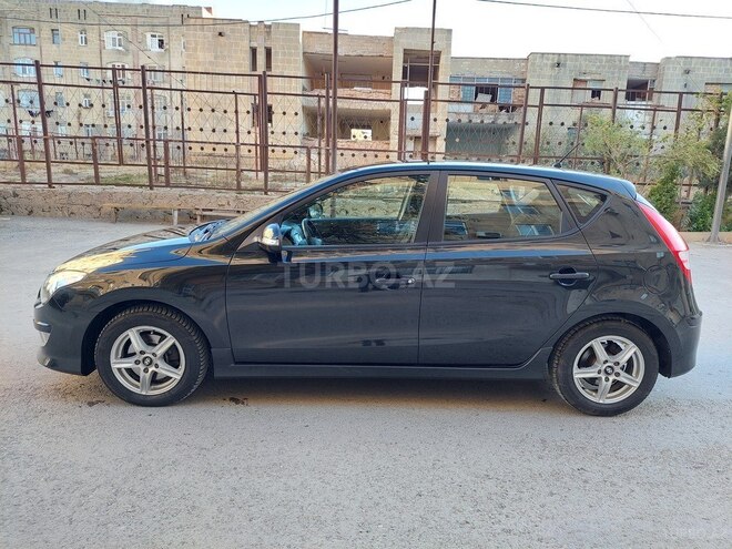 Hyundai i30 2011, 215,700 km - 1.6 l - Bakı