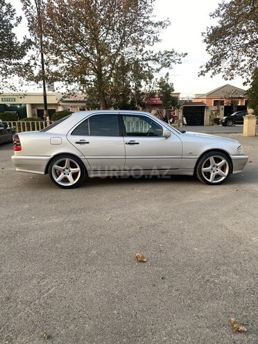 Mercedes C 240 1999, 340,000 km - 2.4 л - Saatlı