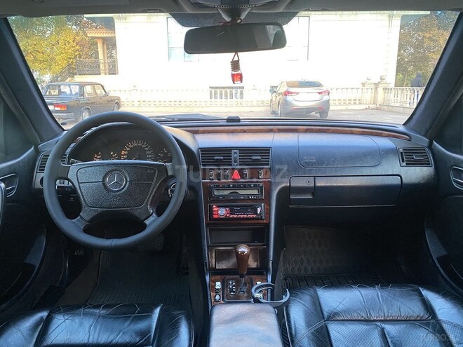 Mercedes C 240 1999, 340,000 km - 2.4 л - Saatlı