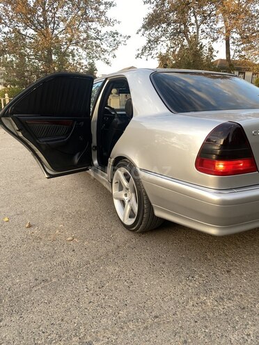 Mercedes C 240 1999, 340,000 km - 2.4 л - Saatlı