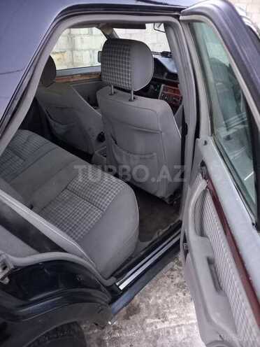Mercedes E 220 1995, 450,000 km - 2.2 l - Göyçay