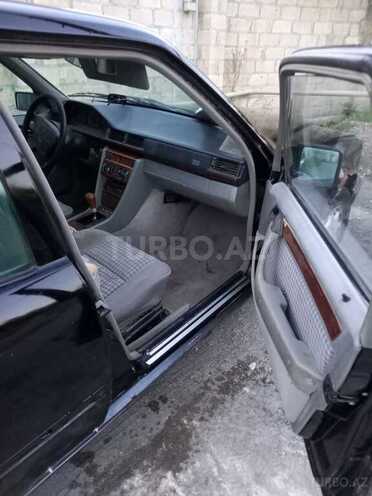 Mercedes E 220 1995, 450,000 km - 2.2 l - Göyçay
