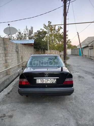 Mercedes E 220 1995, 450,000 km - 2.2 l - Göyçay