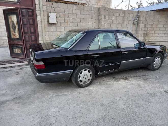 Mercedes E 220 1995, 450,000 km - 2.2 l - Göyçay