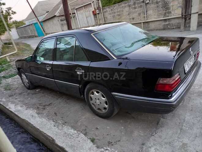 Mercedes E 220 1995, 450,000 km - 2.2 l - Göyçay