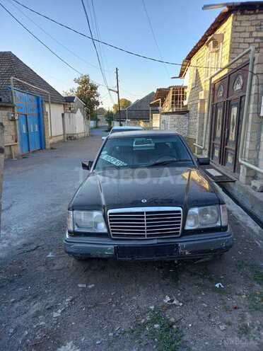 Mercedes E 220 1995, 450,000 km - 2.2 l - Göyçay