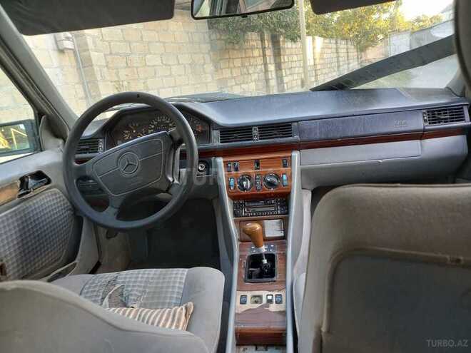 Mercedes E 220 1995, 450,000 km - 2.2 l - Göyçay