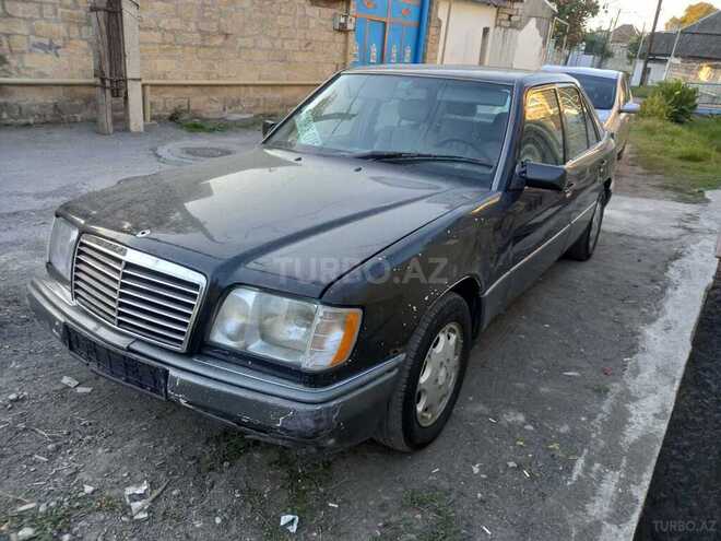 Mercedes E 220 1995, 450,000 km - 2.2 l - Göyçay