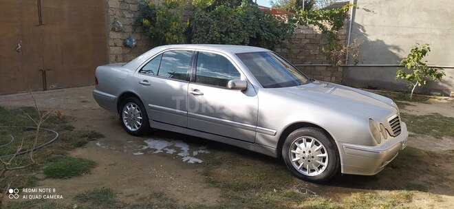 Mercedes E 220 2001, 364,000 km - 2.2 l - Bakı