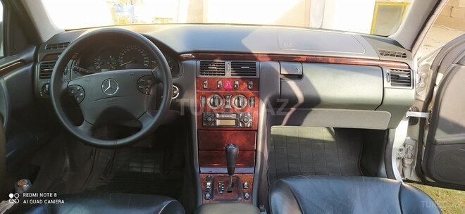 Mercedes E 220 2001, 364,000 km - 2.2 l - Bakı