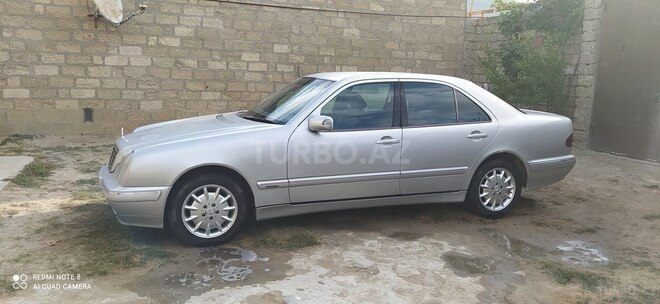 Mercedes E 220 2001, 364,000 km - 2.2 l - Bakı