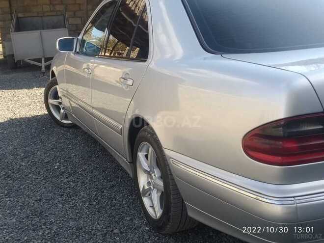Mercedes E 220 2000, 331,000 km - 2.2 l - Zaqatala