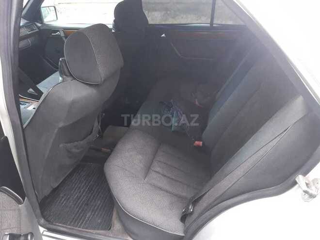 Mercedes E 220 1994, 440,000 km - 2.2 л - Bakı