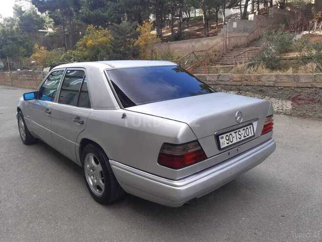 Mercedes E 220 1994, 440,000 km - 2.2 л - Bakı