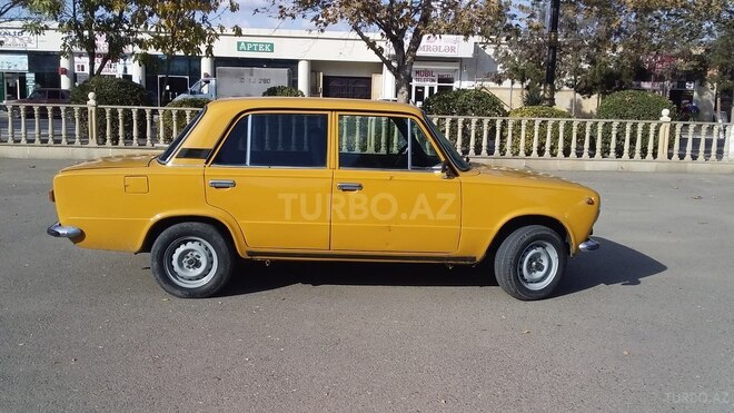 LADA (VAZ) 21011 1972, 100,000 km - 1.2 л - Saatlı