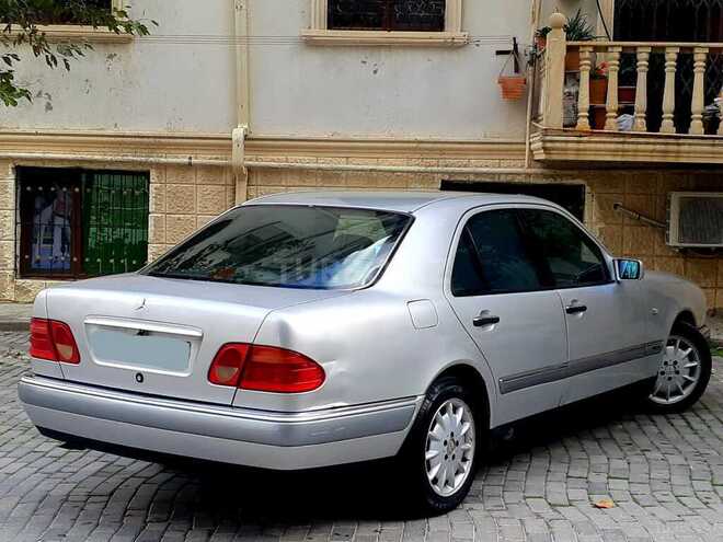 Mercedes E 240 1998, 390,000 km - 2.4 l - Bakı