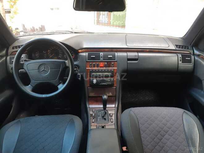 Mercedes E 240 1998, 390,000 km - 2.4 l - Bakı