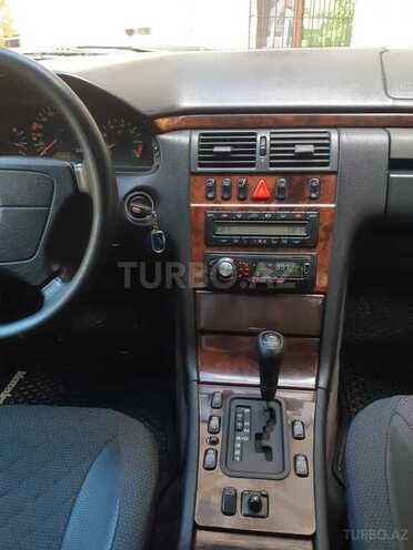 Mercedes E 240 1998, 390,000 km - 2.4 l - Bakı