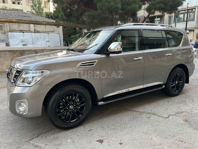 Nissan Patrol 2010, 115,000 km - 5.6 l - Bakı