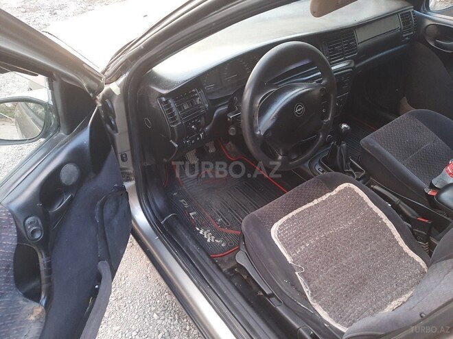Opel Vectra 1996, 228,000 km - 1.6 l - Bakı