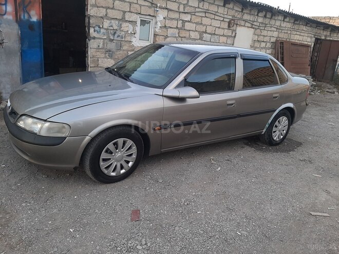 Opel Vectra 1996, 228,000 km - 1.6 l - Bakı