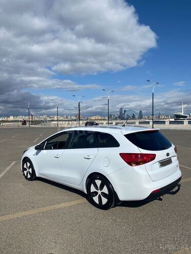 Kia Ceed 2013, 351,000 km - 1.4 l - Bakı