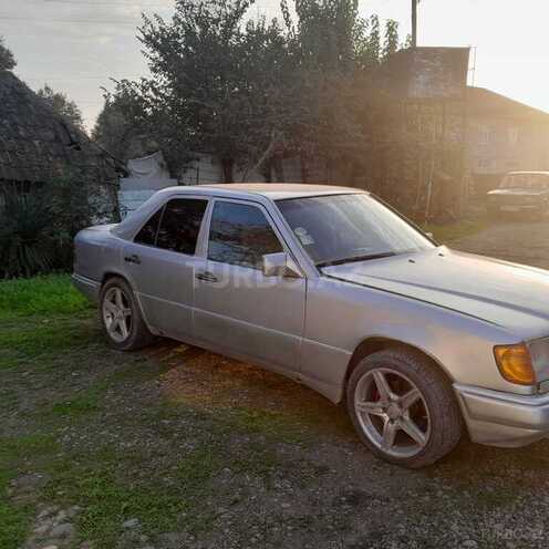 Mercedes E 250 1993, 250,000 km - 2.5 l - Masallı