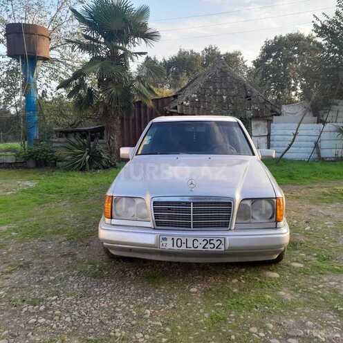 Mercedes E 250 1993, 250,000 km - 2.5 l - Masallı